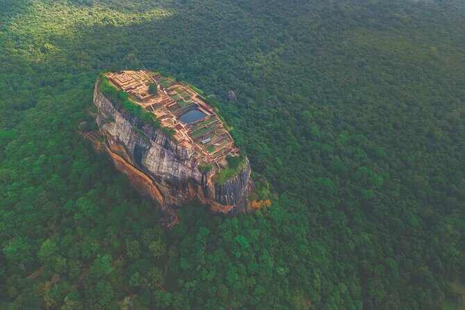 08 Days private round trip in Sri Lanka - Ella viewpoints: Little Adam’s Peak and Nine Arches Bridge