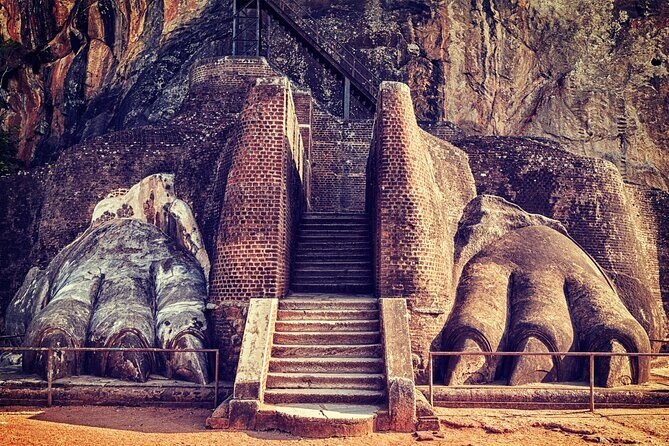 09 Days in Sri lanka - Major Attractions - Dambulla Cave Temple: sacred spaces and a lot of art in one go