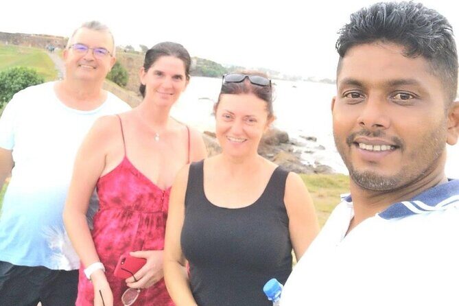 10 Days Sri Lanka Tour with Sujeewa - Day 6: Tea country at Damro Labookellie, Ambuluwawa Tower, and Ramboda Falls