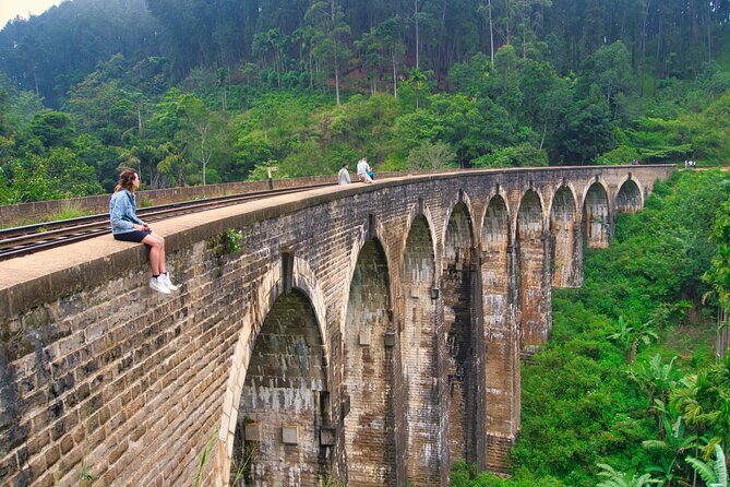 2 Day Tour of Yala & Ella with Hill Country Scenic Train Ride - All Inclusive - Meals and inclusions: where the all-inclusive part matters