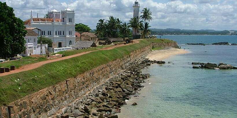 2-Day Whale Watching & Southern Sri Lanka Tour - Beaches and temple culture: the rhythm between big wildlife moments