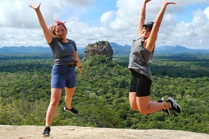 4 Days Tour to Kandy, Sigiriya & Nuwara Eliya - Day 4: Victoria Park in tea-country and Ramboda Falls with Mackwoods Tea Estate