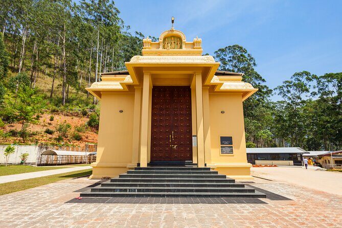 6 Days Private Vehicle with English Speaking Chauffeur - Day 2 Nuwara Eliya: Gregory Lake, Hanuman and Sita Temples, Tea-Country Tempo