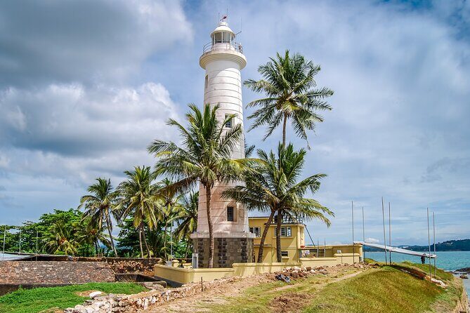 6 Days Private Vehicle with English Speaking Chauffeur - Day 3 Ella: Nine Arches Bridge, the Demodara Loop, and a Spice Garden Meal