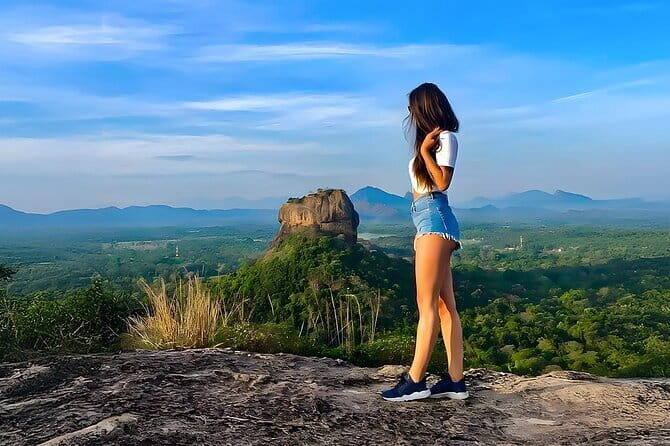 7 Days Private Guided Tour in Sri Lanka - Day 4: Nine Arches Bridge, Dunhinda Falls, and Little Adam’s Peak Views
