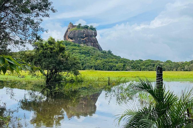 7 Days Sri Lanka Safari Tour - Ella’s mountain day: Adam’s Peak, Rawana Falls, and a rail photo