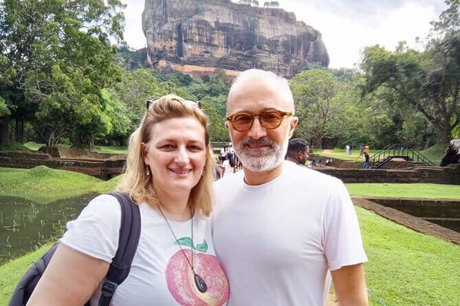 7 Days Sri Lanka Sightseeing Tour - Day 4: Nine Arches Bridge, the train ride toward Ella, and the road to Yala