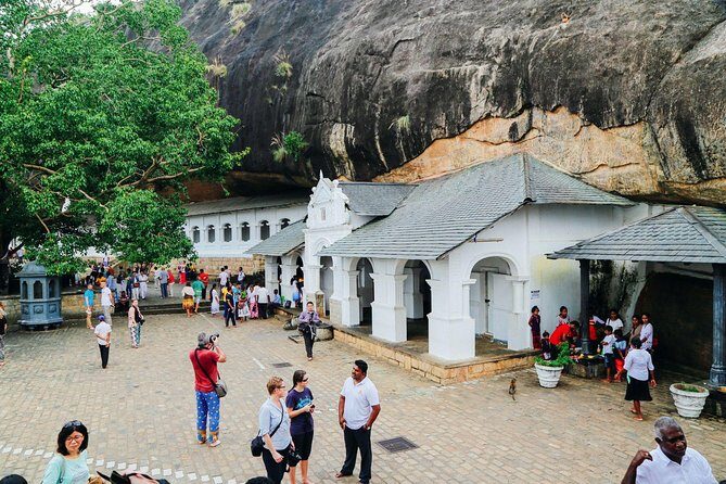 8-Day Private Ramayana Trail Tour from Colombo - Day 5: Kandy city tour and the Temple of the Sacred Tooth Relic