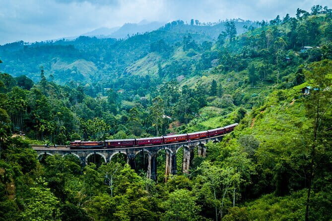 8 Days/ 7 Nights - Sri Lanka’s Culture Wildlife and Beaches - Ramboda Waterfall and the Tea Stops: The Hill Country Reset