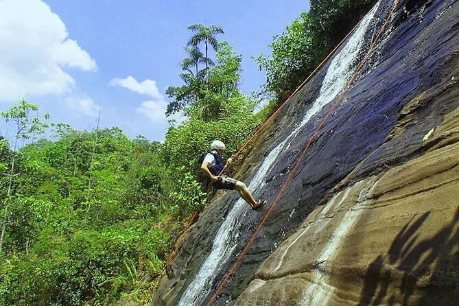 Adventure Experience B in Kitulgala - Waterfall abseil: how to prepare for the vertical part