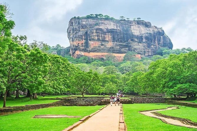Airport Pick-up from Colombo Airport to Kandy - Who this transfer is best for