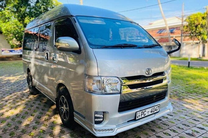 Airport Taxi Transfers from Colombo Airport to Sigiriya - Safety and comfort: what the driver does during the ride