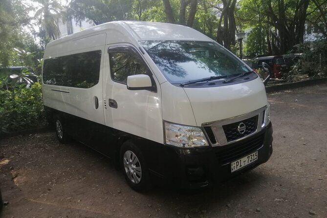 Airport to Negombo Hotel Transfer / Taxi (Airport Transfer) - Luggage, groups, and who this fits best