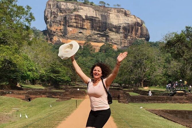 All Inclusive Sigiriya and Dambulla Private Day Tour from Colombo - Dambulla Cave Temples: Five Caves of Buddhist Art You Can Actually See