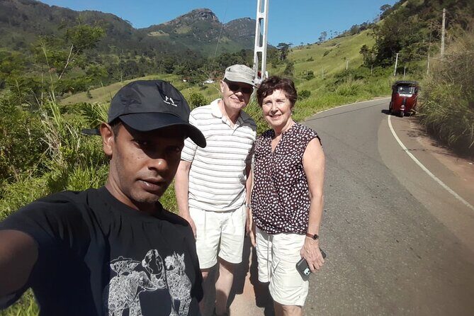 Ambuluwawa Tower and Kandy City Tuk Tuk Tour with Epic views - Bahirawakanda Buddha to the Kandy Gem Museum: culture with variety