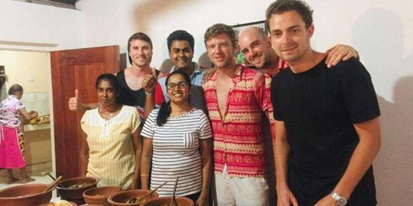 Authentic Sri Lankan Cooking Class in Kandy by Local Family - What You’ll Cook: 10 Veg Dishes Plus Sambol, Roti, and Fish or Chicken