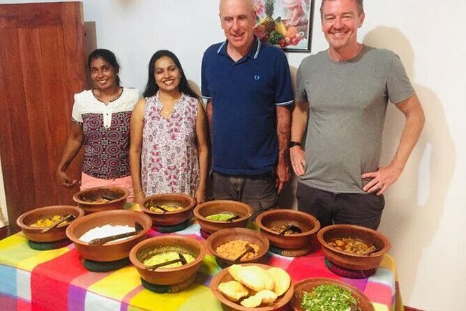 Authentic Sri Lankan Cooking Class in Kandy with Local Family - Spices and Vegetables: How the Explanations Pay Off Later