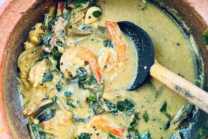 Authentic Sri Lankan Cooking Experience - Stepping into a grandmother-style kitchen in Kandy