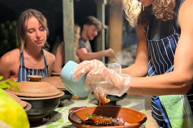 Authentic Sri Lankan Cooking Experience - Clay hearth and wood fire: the tools that change how you cook