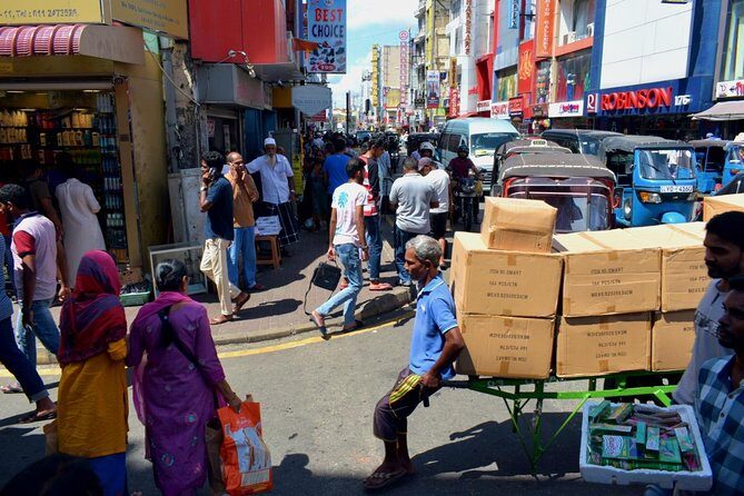 City Tour in Colombo - Start at Galle Face, Then Use the Day for Real Orientation