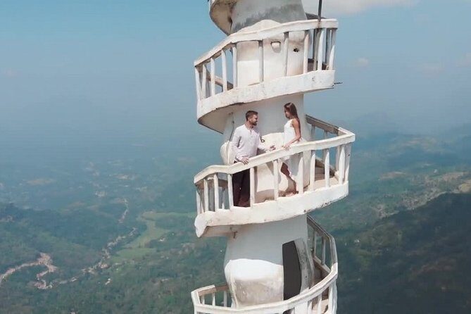 Climb sky-scraping tower in Ambuluwawa from Kandy - Photo stop and king coconut: small perks that actually help