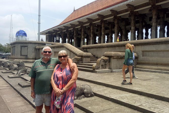 Colombo City Day Tour - Galle Face Green: sea breeze, people watching, and a needed break