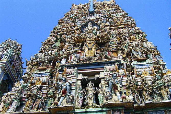 Colombo City Sightseeing - Gangaramaya Temple: a strong start with real atmosphere