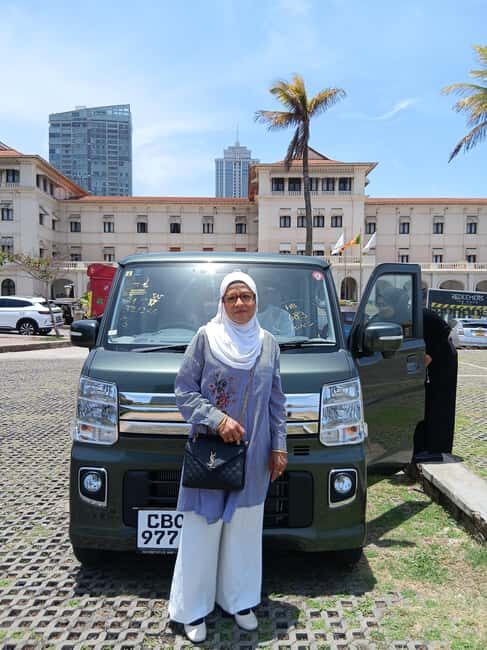 Colombo: City Sightseeing Tour by Car with Driver-Guide - Red Mosque and Pettah Market: a sensory city stop