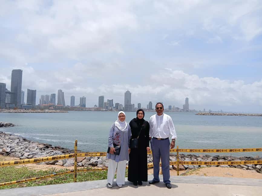 Colombo: City Sightseeing Tour by Car with Driver-Guide - Tea tasting at a local factory: Ceylon flavors in your hands