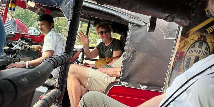 Colombo: City Sightseeing Tour by Tuk-Tuk with Pickup - Getting Your Bearings Fast on Colombo’s Streets