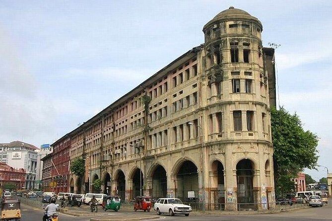 Colombo City Tour by Car – Private & All-Inclusive - Galle Face Green: the easiest stop for big-city feeling