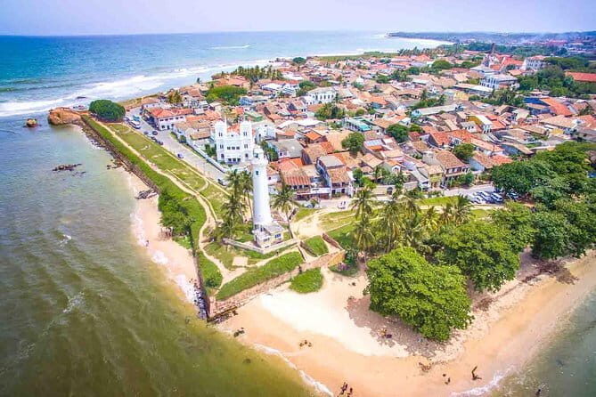 Colombo City Tour By Tuk Tuk (Include Lunch)Morning & Evening - Old Town Hall and Independence Memorial Hall: colonial lines and post-independence pride