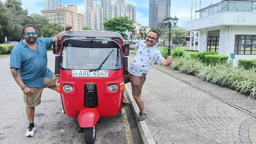 Colombo City Tour by Tuk-Tuk with Hotel Pickup - All Include - Lighthouse Gallery and the Maritime Museum: Modern Colombo Meets Old Navigation
