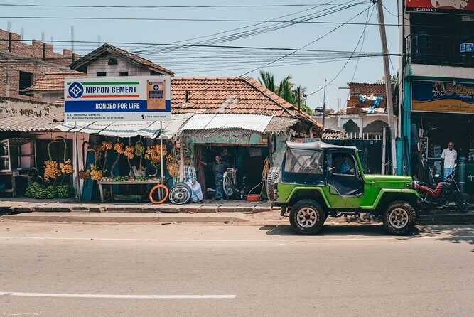 Colombo City Tour by War Jeep - Galle Face Green and the Galle Face Hotel: Where the City Meets the Sea