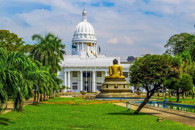 Colombo City Tuk Tuk Safari - Pettah Market: the most fun part if you like real street life