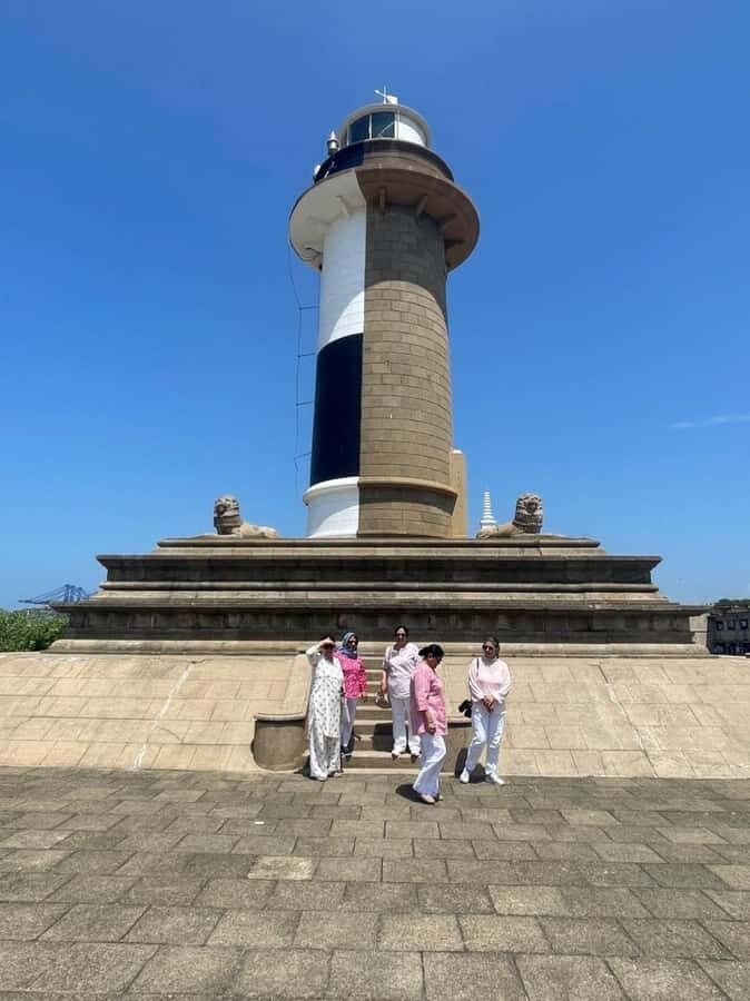 Colombo: Guided City Tour with Entry Tickets - Light House Galley, the Lighthouse Clock Tower, and Colombo Fort area