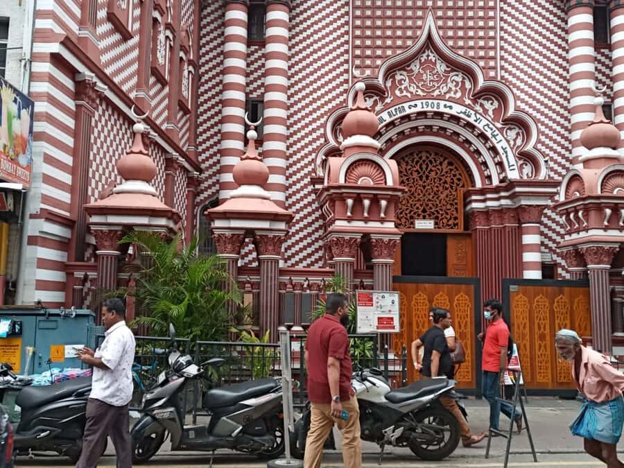 Colombo: Guided City Tour with Entry Tickets - Shopping time: how to use the markets without losing your head