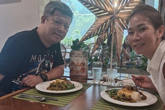 Colombo local Food Tour &City Tour by TukTuk All food Included - Viharamahadevi Park: A Breather Between Temples and Street Food