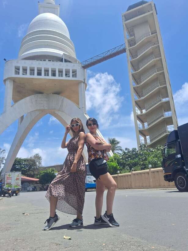 Colombo: Local Guide with Colombo City Tour by Tuk Tuk - Lotus Tower: Big Views Without Too Much Fuss