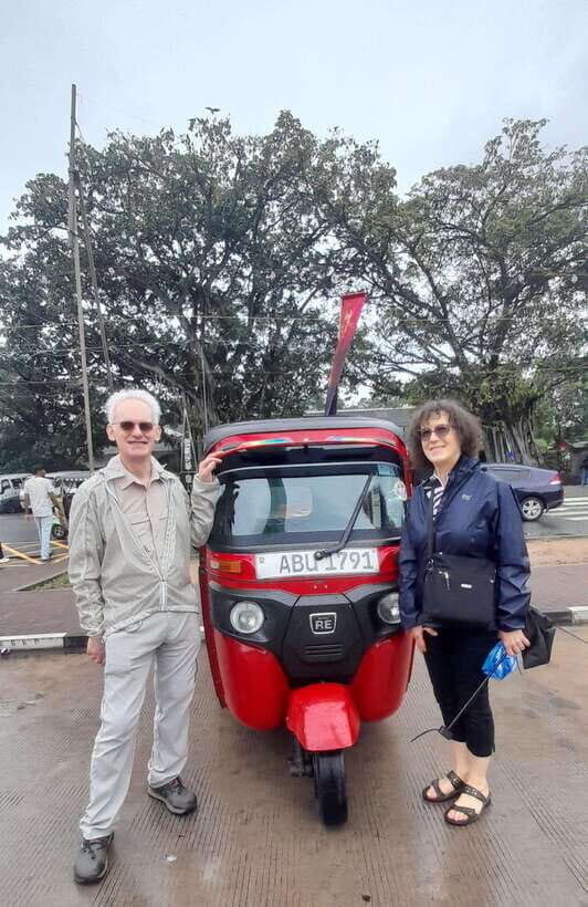 Colombo: Local Guide with Colombo City Tour by Tuk Tuk - Hotel Pickup, Clean Tuk Tuk, and the Guide Experience