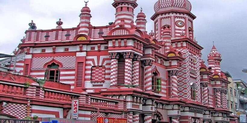 Colombo Port Shore Excursions Colombo City & Kalaniya Temple - Lotus Tower, Kailawasanathan Swami Devassthanam, and Gangaramaya: lots of landmarks, short timing