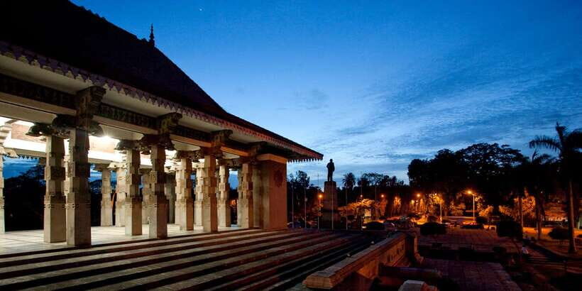 Colombo: Private City Sightseeing Tour - Colombo Lighthouse: the sea-facing anchor of the day