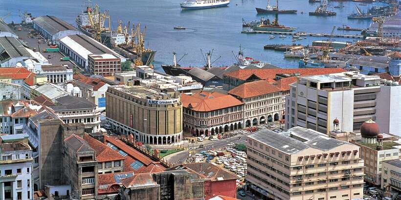 Colombo: Private City Sightseeing Tour - York Street and the harbor edge: colonial remnants meet new business