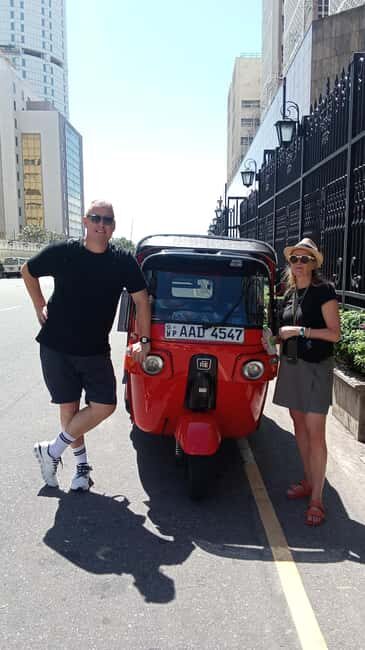 Colombo: Private City Tour by Tuk tuk - All Inclusive - Lighthouse, Red Mosque, and Viharamahadevi Park