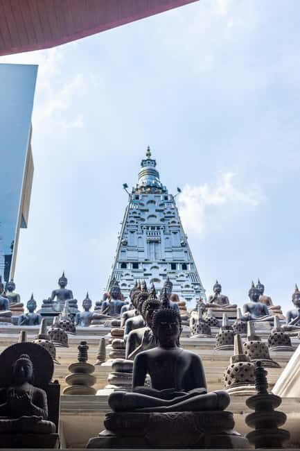 Colombo: private city tour from Negombo with hotel transfers - Starting with a Hindu Kovil: smart timing for sacred spaces