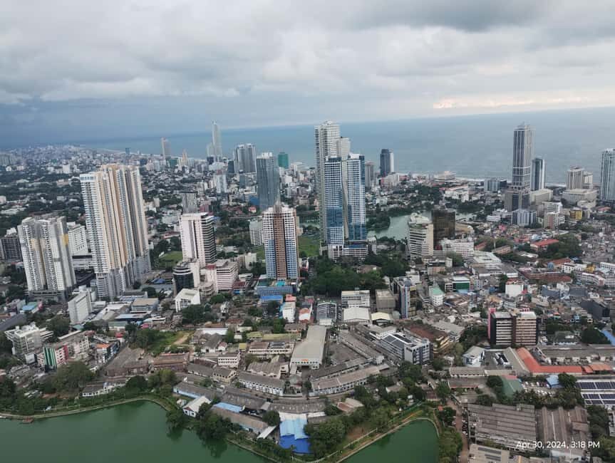 Colombo: private city tour from Negombo with hotel transfers - Independence Square, Cinnamon Gardens air, and politics in the shade