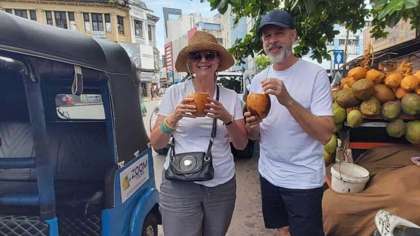 Colombo: Private City Tuk-Tuk Tour with Local Guide & Pickup - Temples in the Middle of the City: Gangaramaya and Two Hindu Stops
