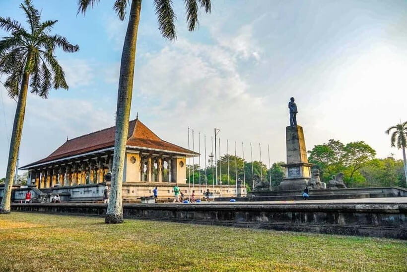 Colombo: Private City Tuk-Tuk Tour with Local Guide & Pickup - Pickup, Timing, and What 4 Hours Really Means
