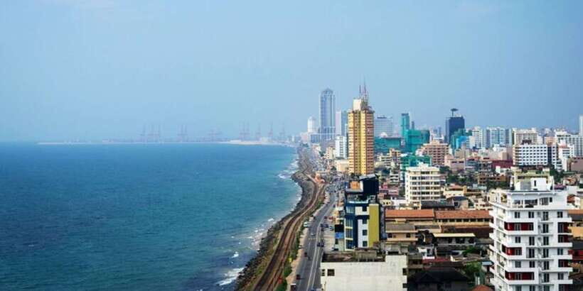 Colombo: Private custom tour with a local guide - How the walking tour and public transport change your day