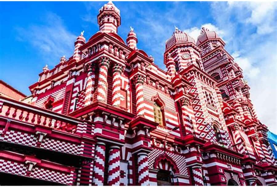 Colombo: Private Guided Tour of the City by Tuk-Tuk - The gem mine stop: how to shop without losing control